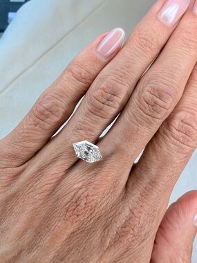 2.09 ct Dutch Marquis E Vvs2 lab Diamond igi certified loose stone